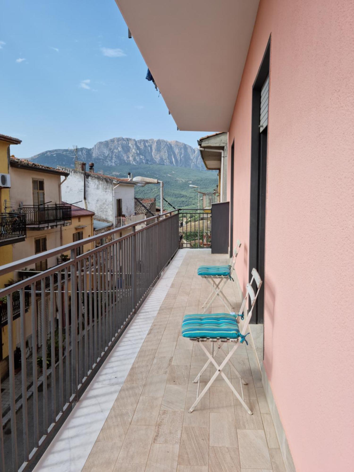 Casa Di Mamma Apartamento Godrano Exterior foto